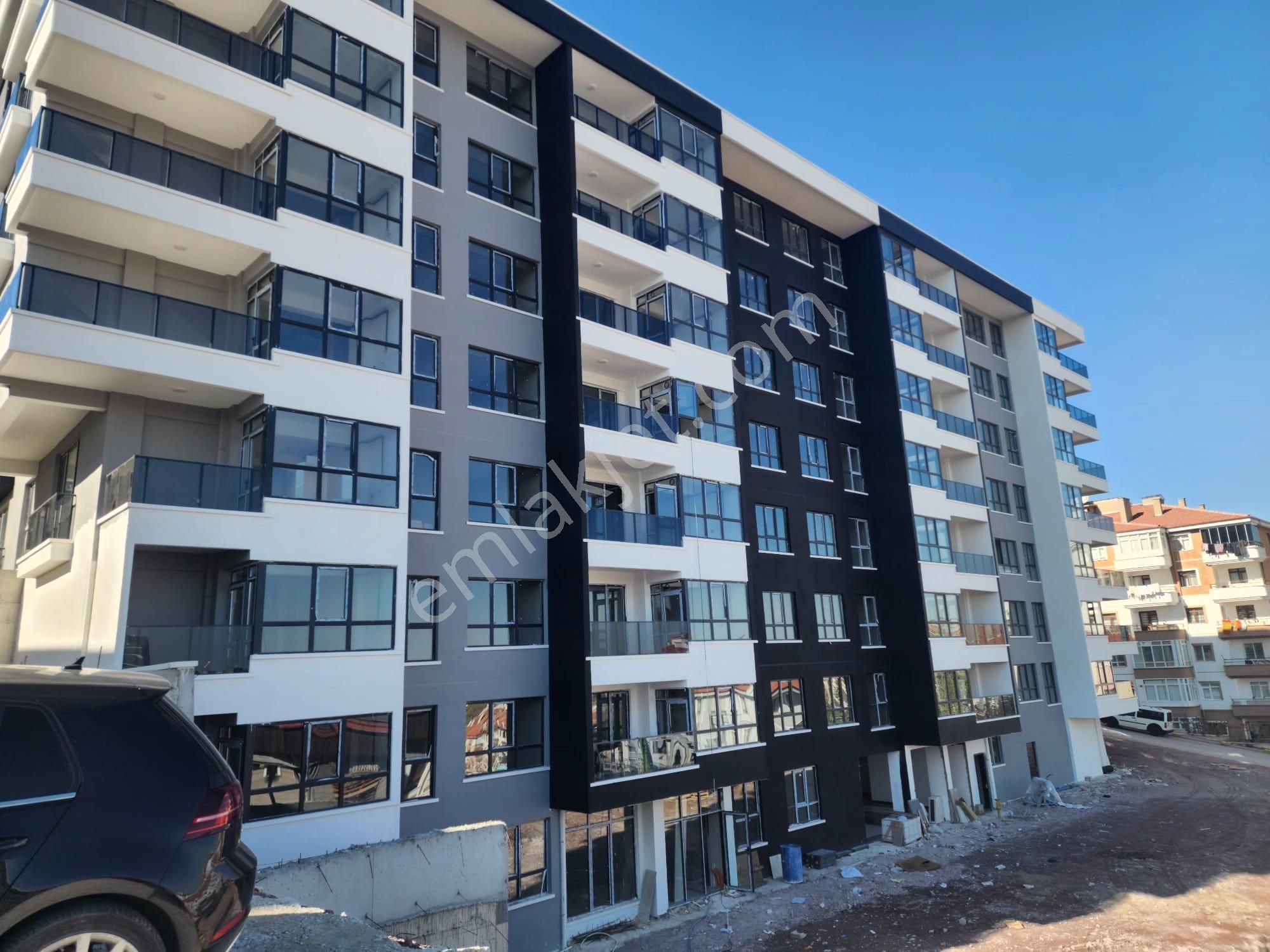 Pursklar Merkezde Satılık Geniş 2+1 Daire - Görsel 14