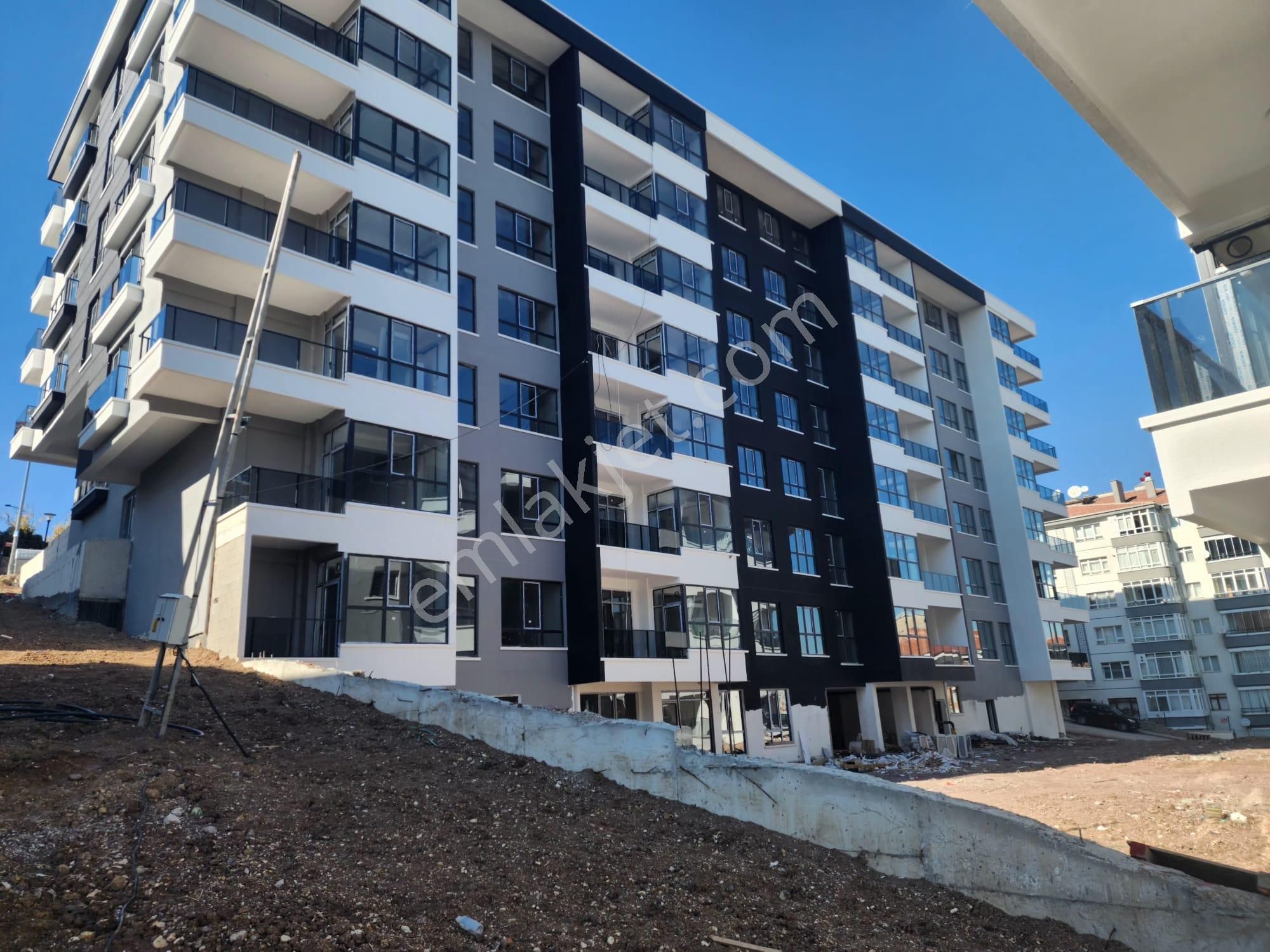 Pursklar Merkezde Satılık Geniş 2+1 Daire - Görsel 13