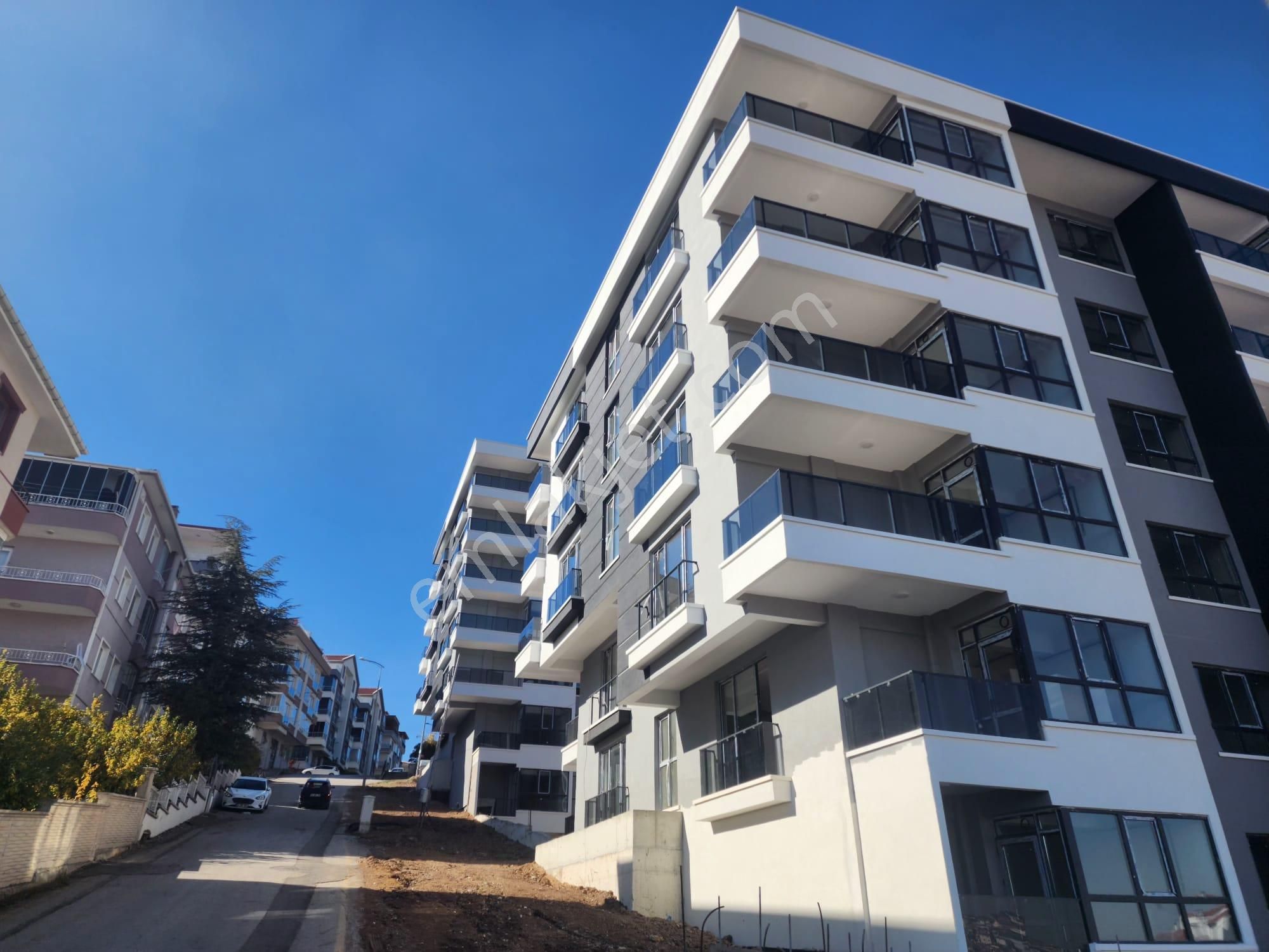 Pursklar Merkezde Satılık Geniş 2+1 Daire - Görsel 11