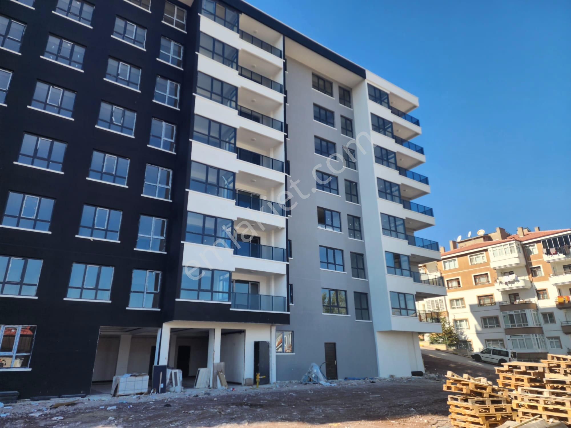 Pursklar Merkezde Satılık Geniş 2+1 Daire - Görsel 12