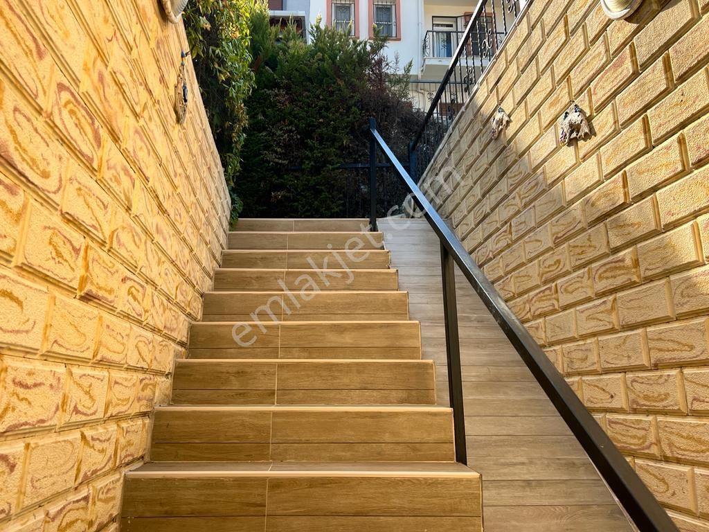 Foça Denizkentte Satılık Dubleks 4+1 Deniz Manzaralı Villa - Görsel 16