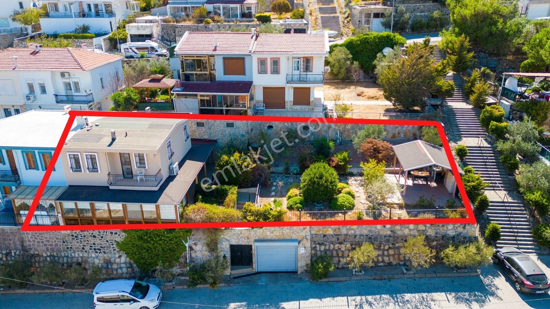 Foça Denizkentte Satılık Dubleks 4+1 Deniz Manzaralı Villa - Görsel 1