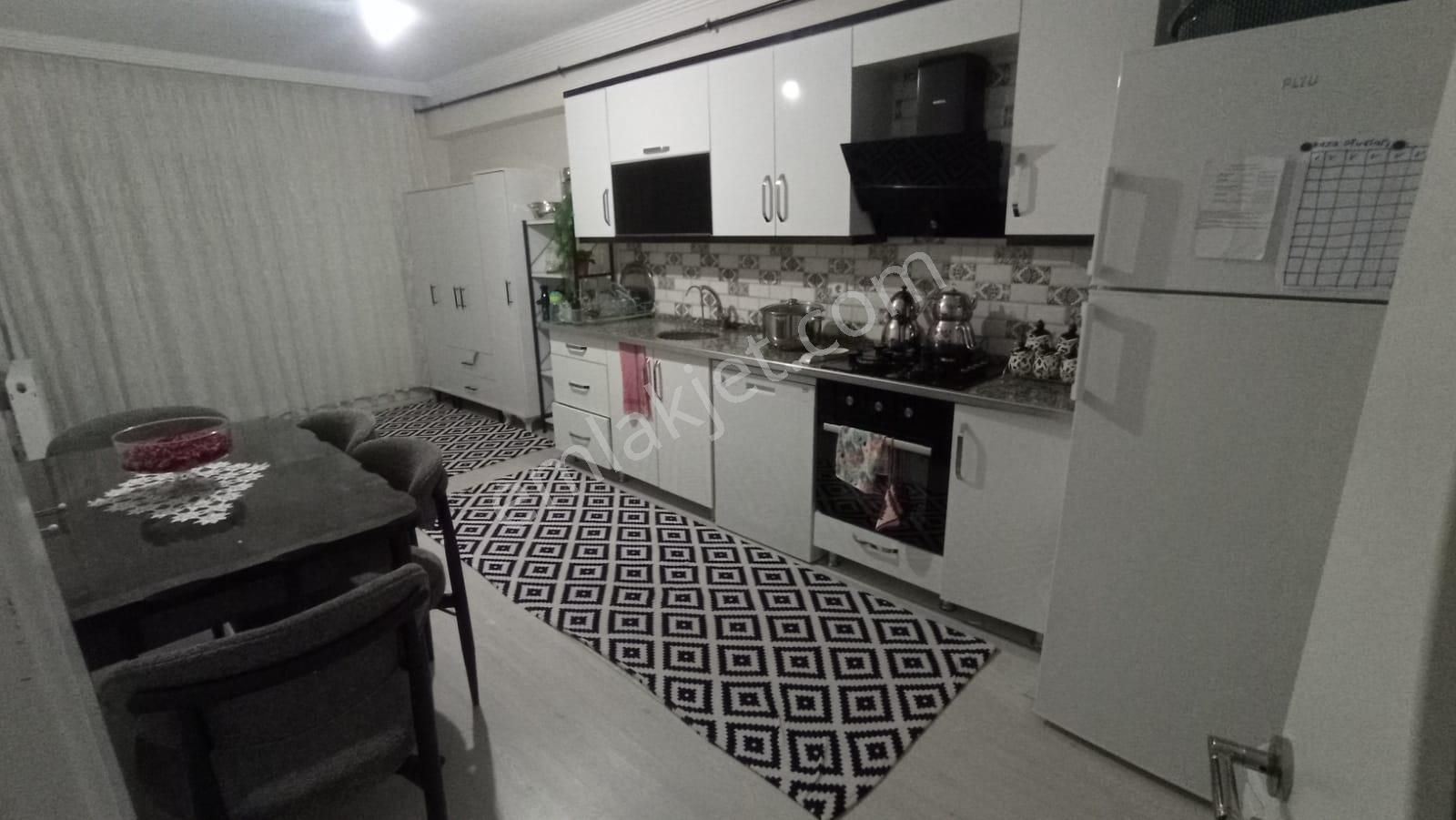 Zeki Emlak'tan Muradiye'de 2+1 Açık Mutfak Satılık Daire