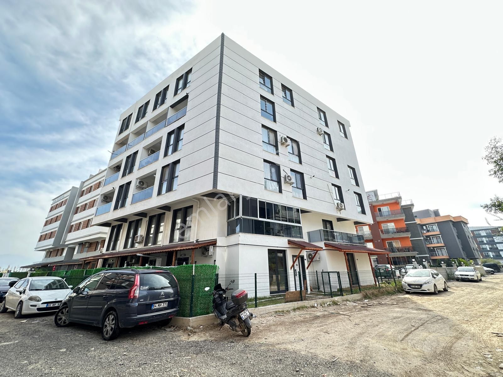 Seyrek'te 1+1 Eşyalı Kiralık Sıfır Temiz Daire - Görsel 27