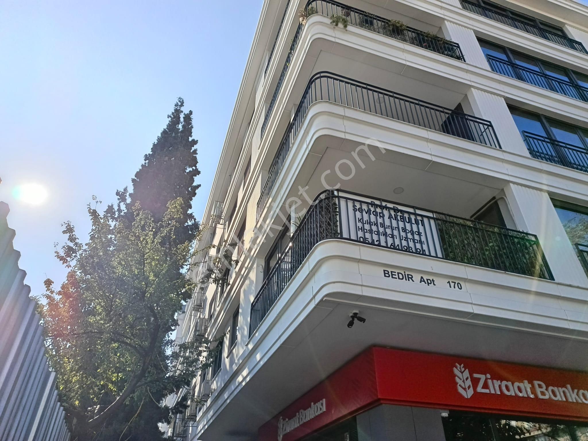 Bağdat Caddesi Üzerinde 4+1 Sıfır, Yüksek Tavan Dubleks Dairedir