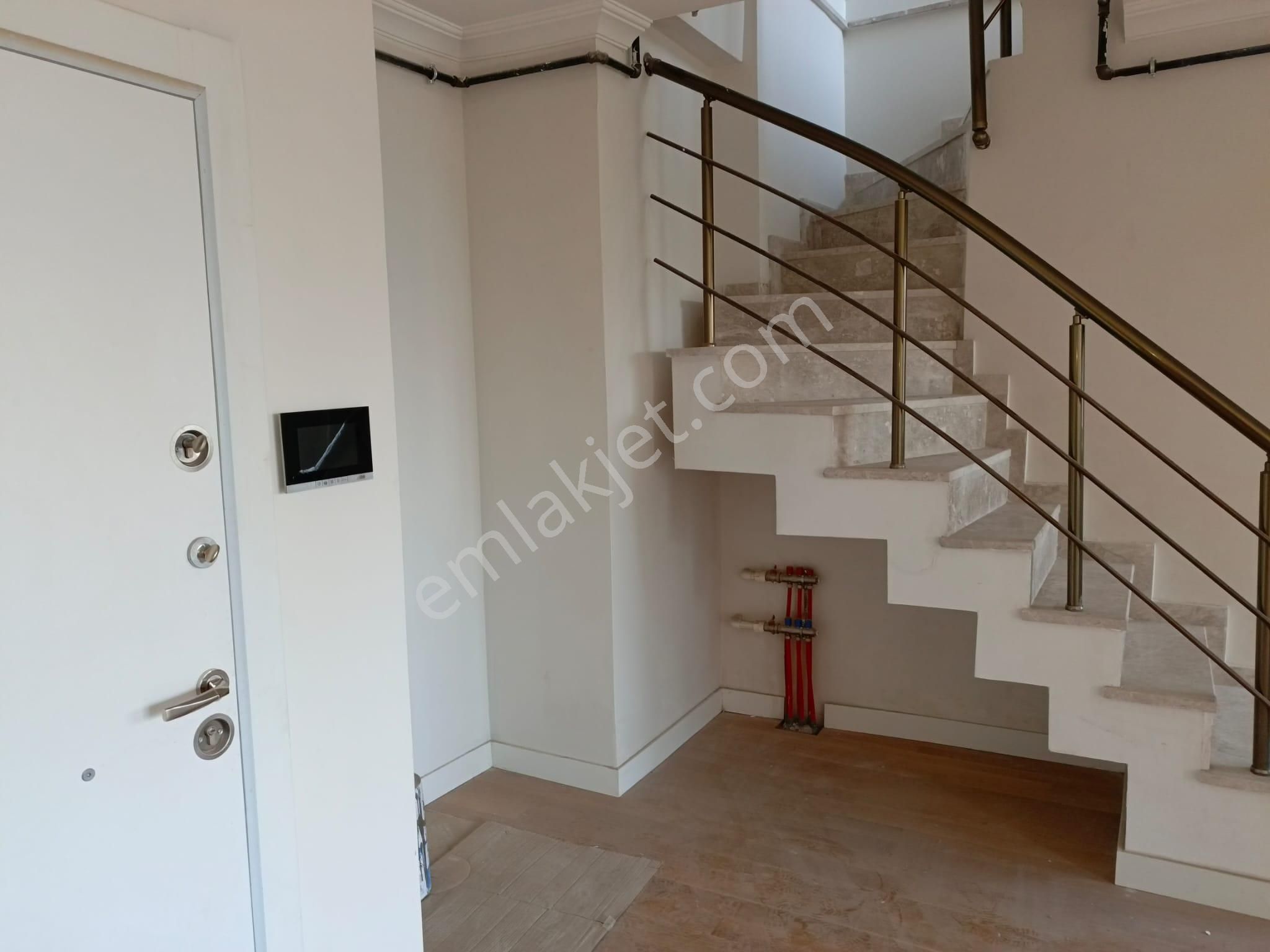 Bağdat Caddesi Üzerinde 4+1 Sıfır, Yüksek Tavan Dubleks Dairedir - Görsel 8