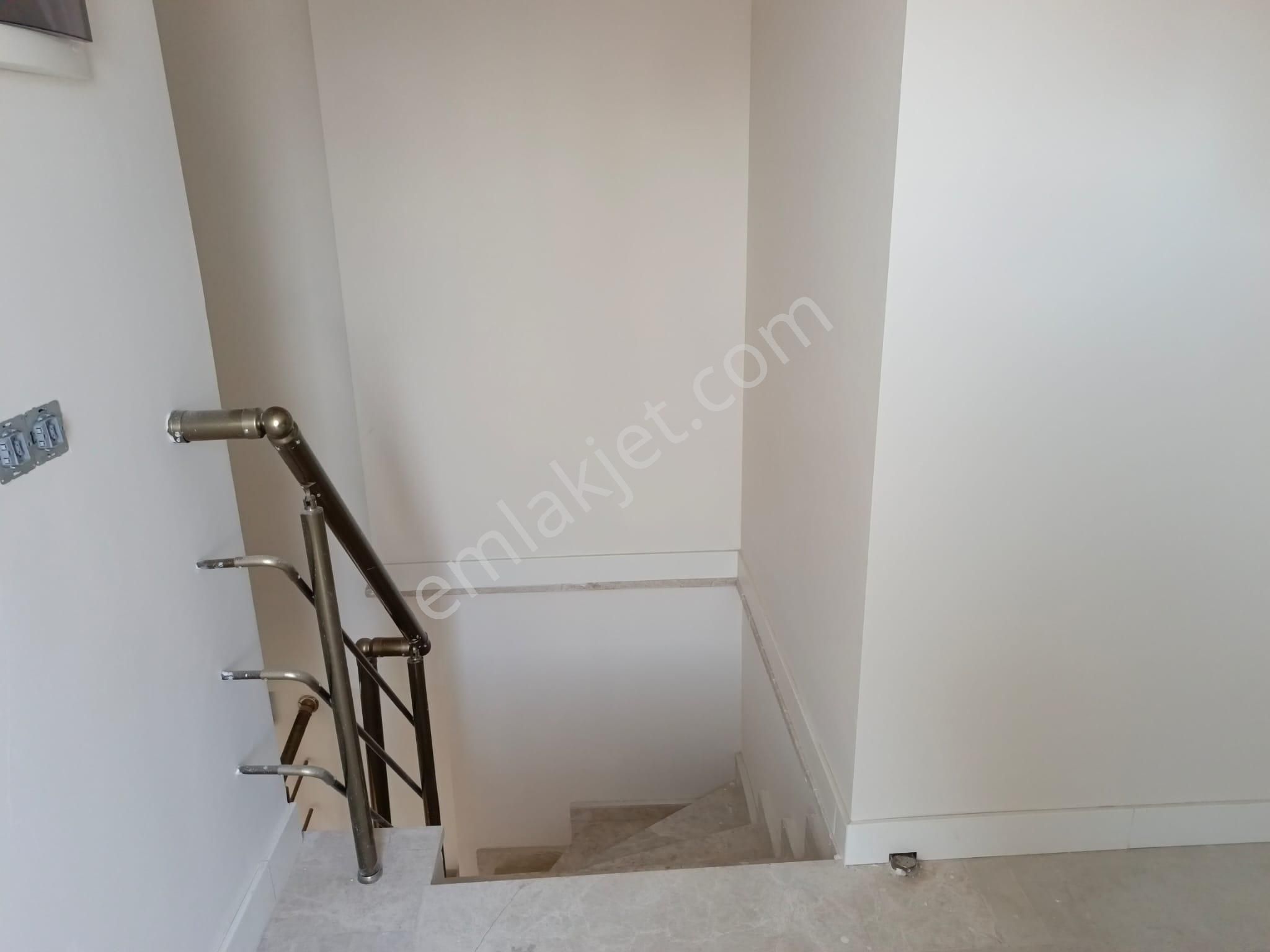 Bağdat Caddesi Üzerinde 4+1 Sıfır, Yüksek Tavan Dubleks Dairedir - Görsel 9