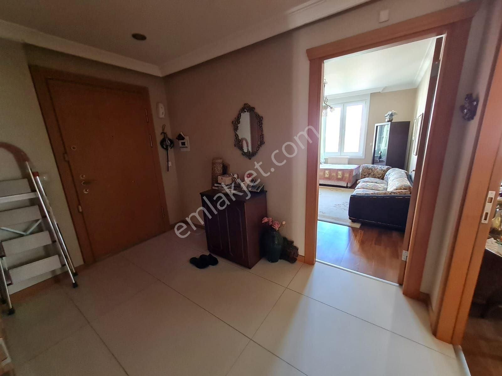 Feneryolu Kamelya Yakın 4+1 2008 Yapımı Binada - Görsel 15