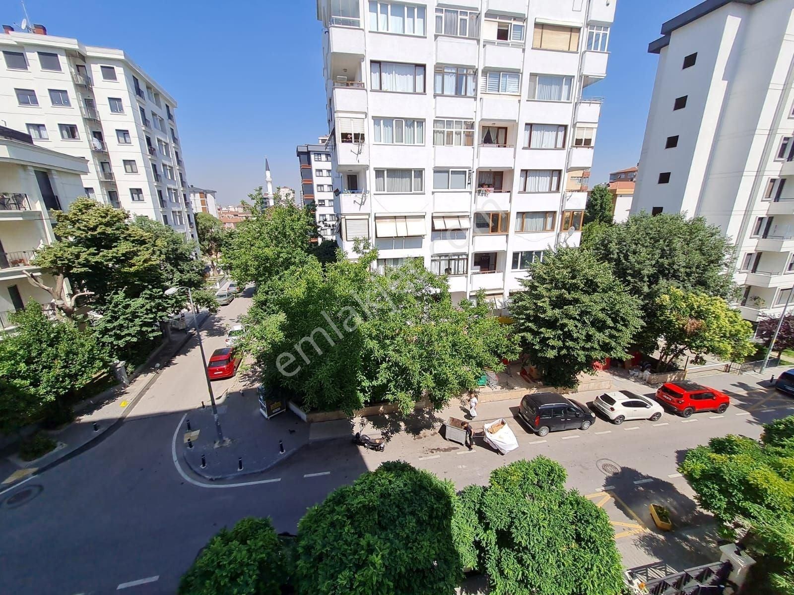 Feneryolu Kamelya Yakın 4+1 2008 Yapımı Binada - Görsel 10