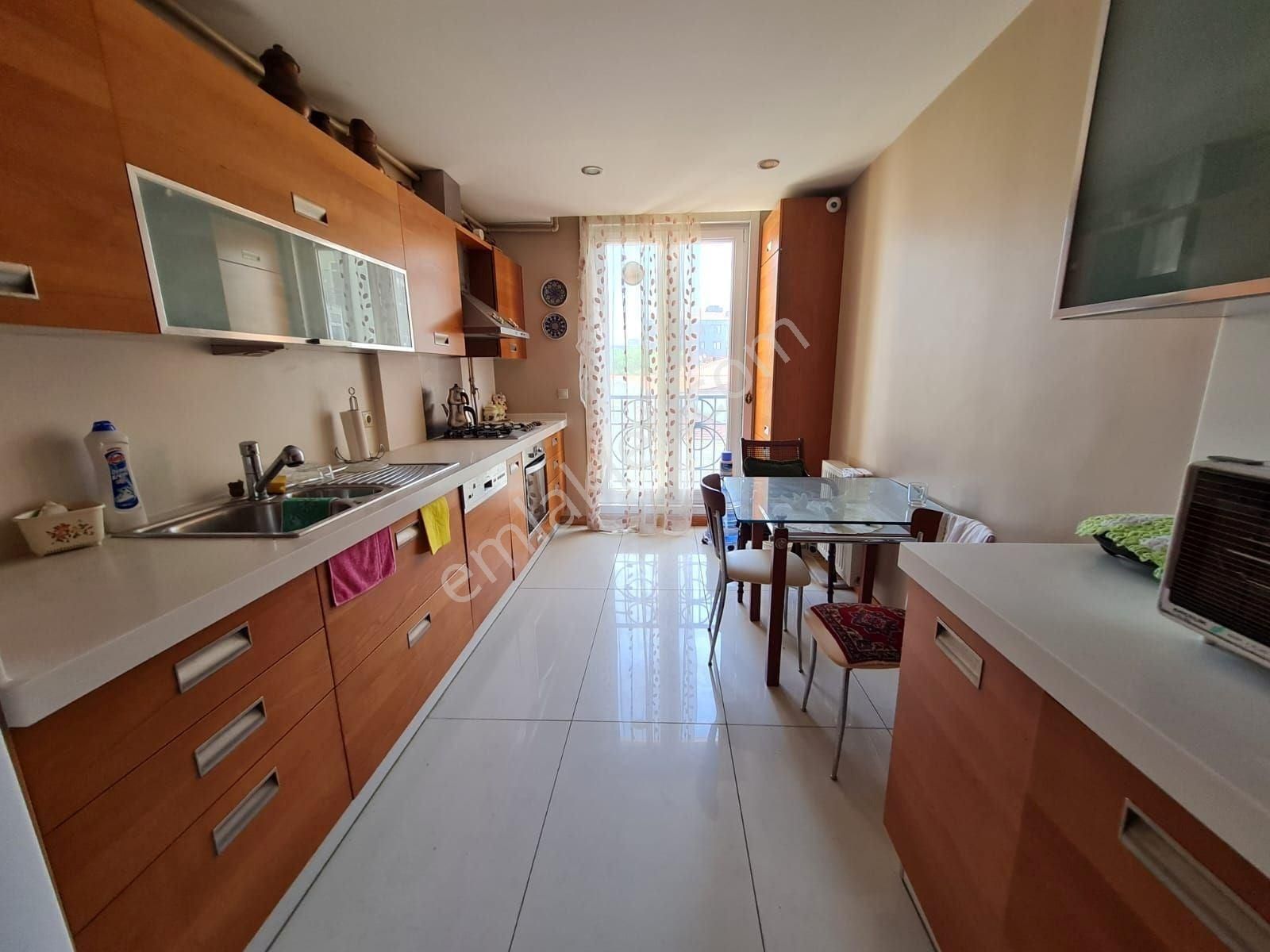 Feneryolu Kamelya Yakın 4+1 2008 Yapımı Binada - Görsel 20