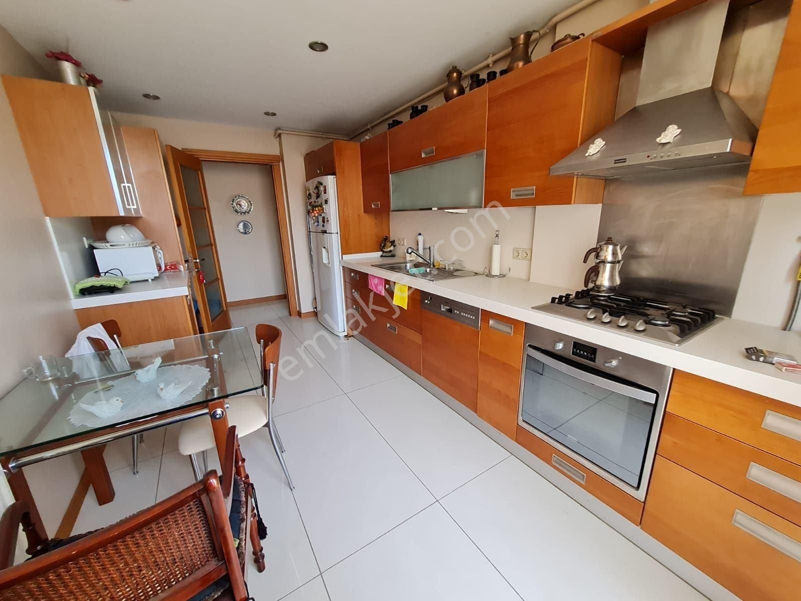 Feneryolu Kamelya Yakın 4+1 2008 Yapımı Binada - Görsel 22