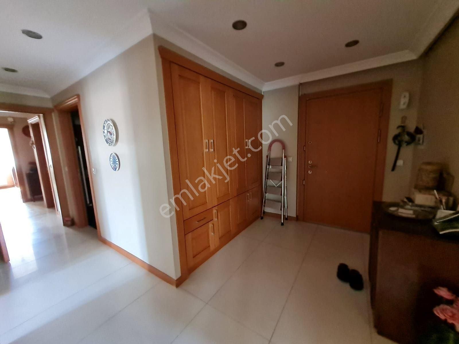 Feneryolu Kamelya Yakın 4+1 2008 Yapımı Binada - Görsel 11