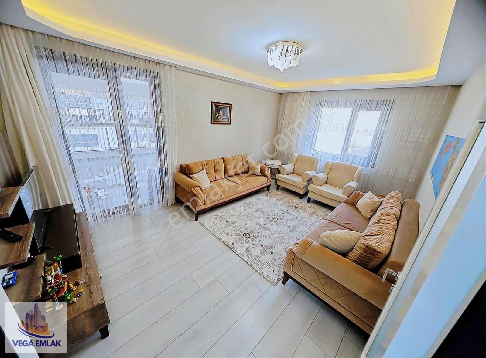 Vega Emlaktan Güneşevlerde Full Yapılı Lüks 3+1 Site Dairesi - Görsel 4