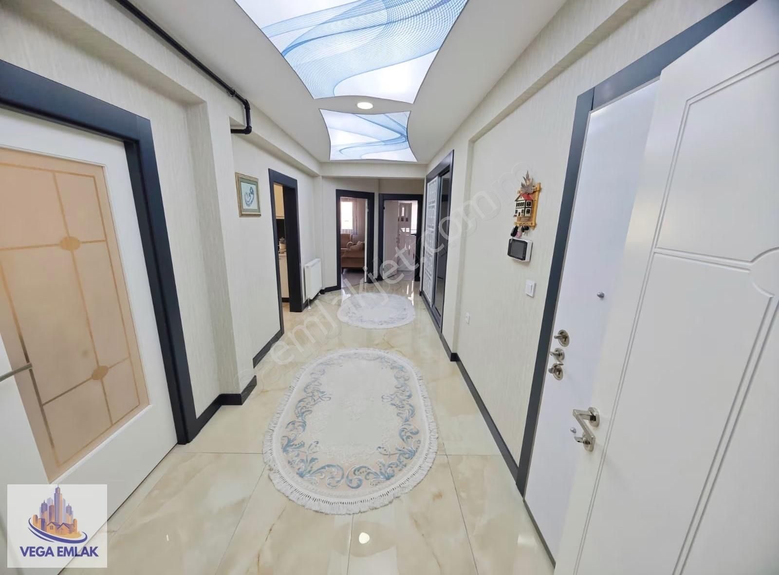 Vega Emlaktan Güneşevlerde Full Yapılı Lüks 3+1 Site Dairesi - Görsel 25