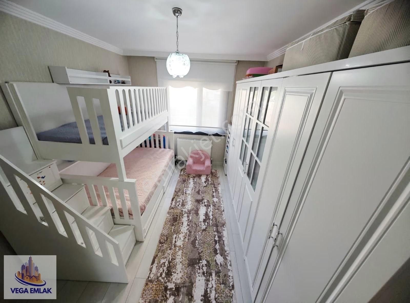 Vega Emlaktan Güneşevlerde Full Yapılı Lüks 3+1 Site Dairesi - Görsel 24