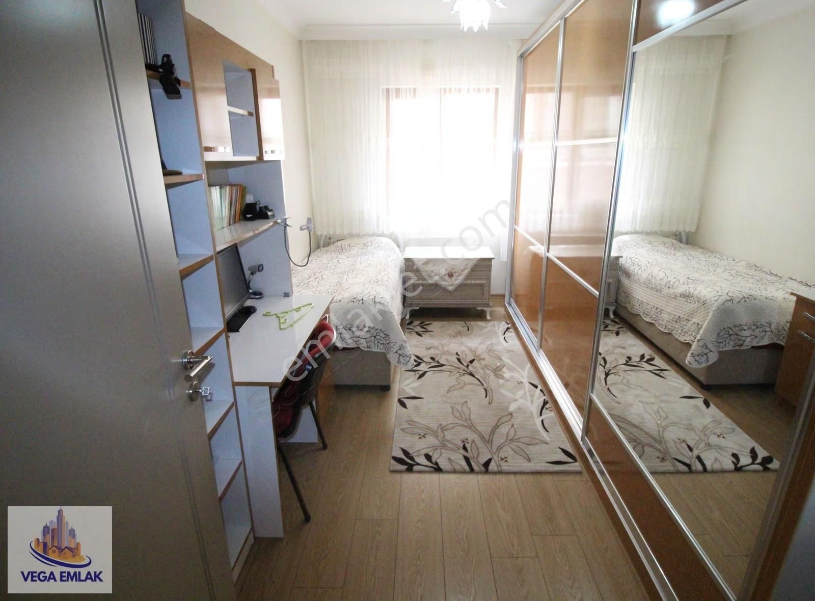 Vega Emlak'tan Güneşevlerde 3+1 130m2 Full Yapılı Ön Cephe Daire - Görsel 18