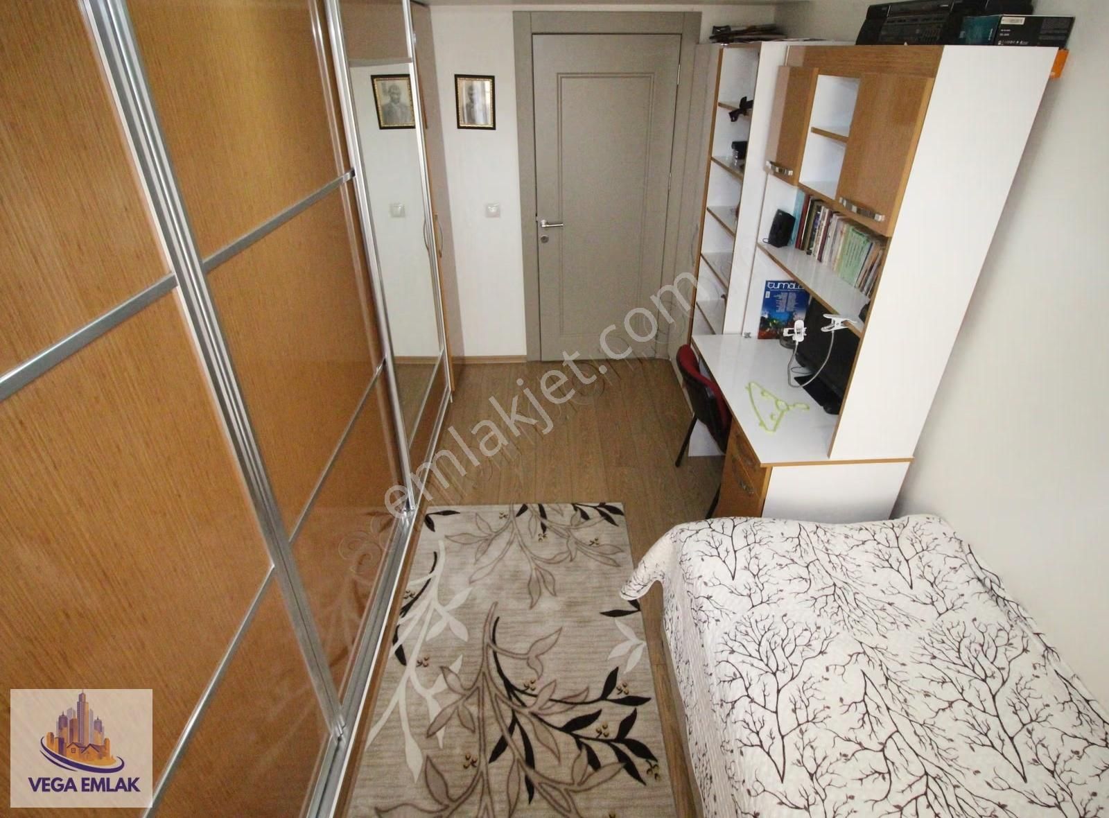 Vega Emlak'tan Güneşevlerde 3+1 130m2 Full Yapılı Ön Cephe Daire - Görsel 32