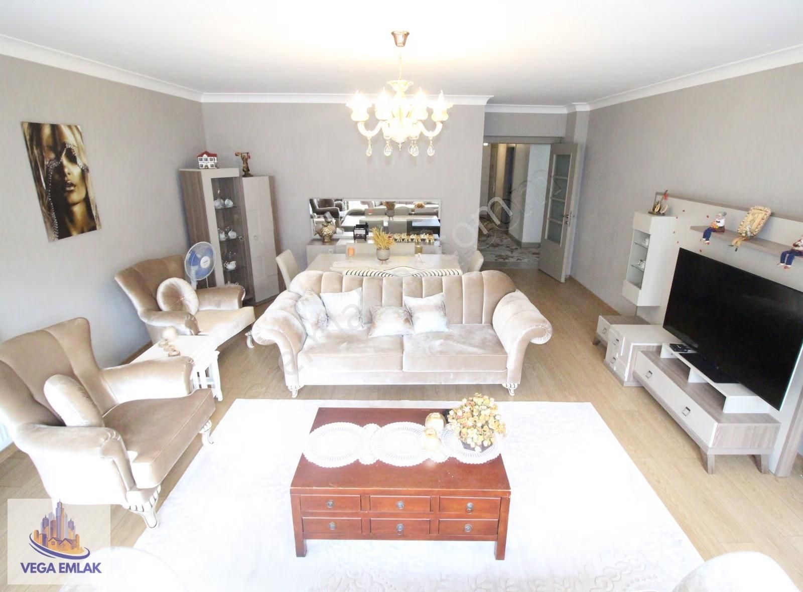 Vega Emlak'tan Güneşevlerde 3+1 130m2 Full Yapılı Ön Cephe Daire - Görsel 20