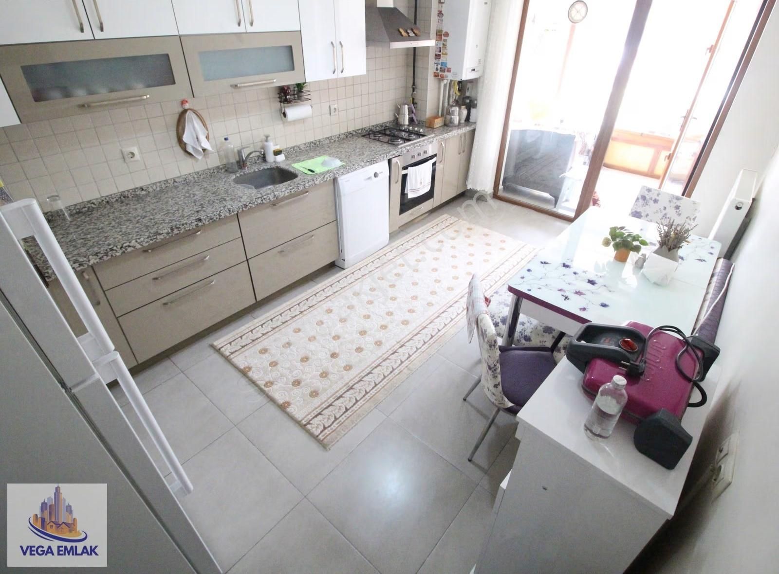 Vega Emlak'tan Güneşevlerde 3+1 130m2 Full Yapılı Ön Cephe Daire - Görsel 29