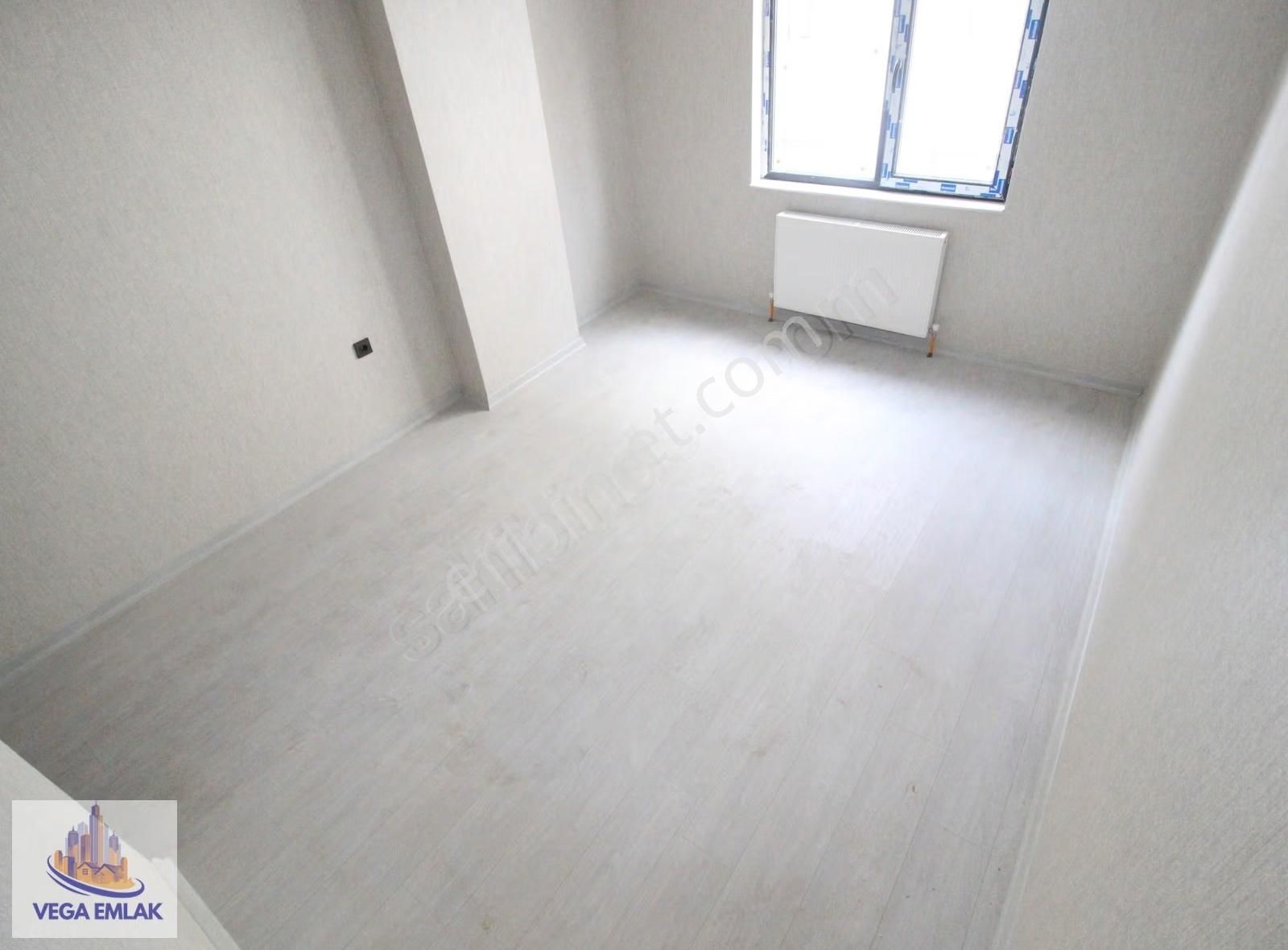 Vega Emlaktan Aydınlıkevler Altınpark Yakını Sıfır Katta Daire - Görsel 8