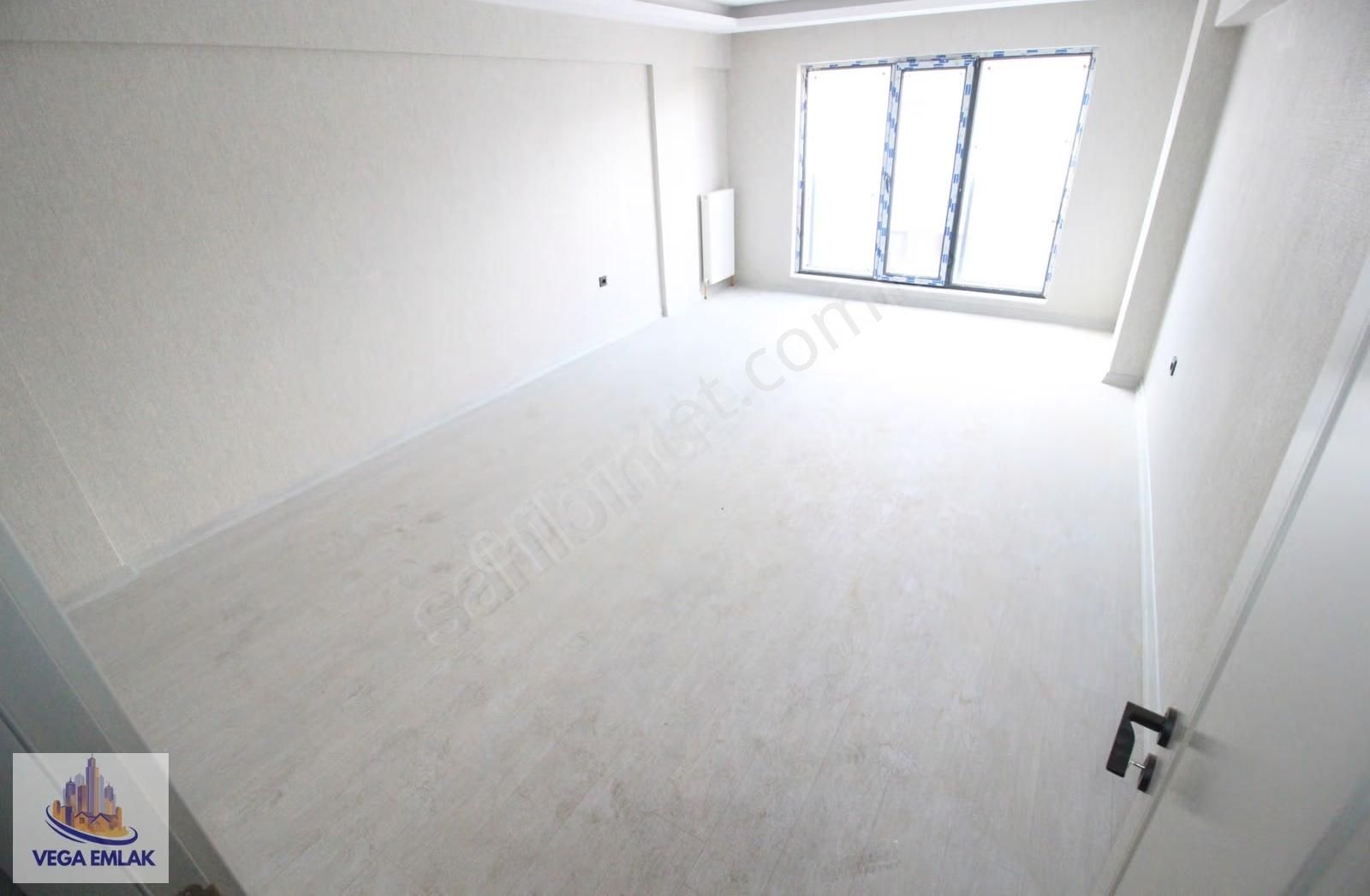 Vega Emlaktan Aydınlıkevler Altınpark Yakını Sıfır Katta Daire - Görsel 17