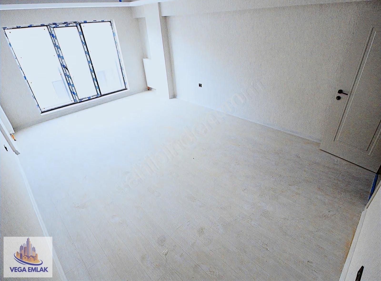 Vega Emlaktan Aydınlıkevler Altınpark Yakını Sıfır Katta Daire - Görsel 6
