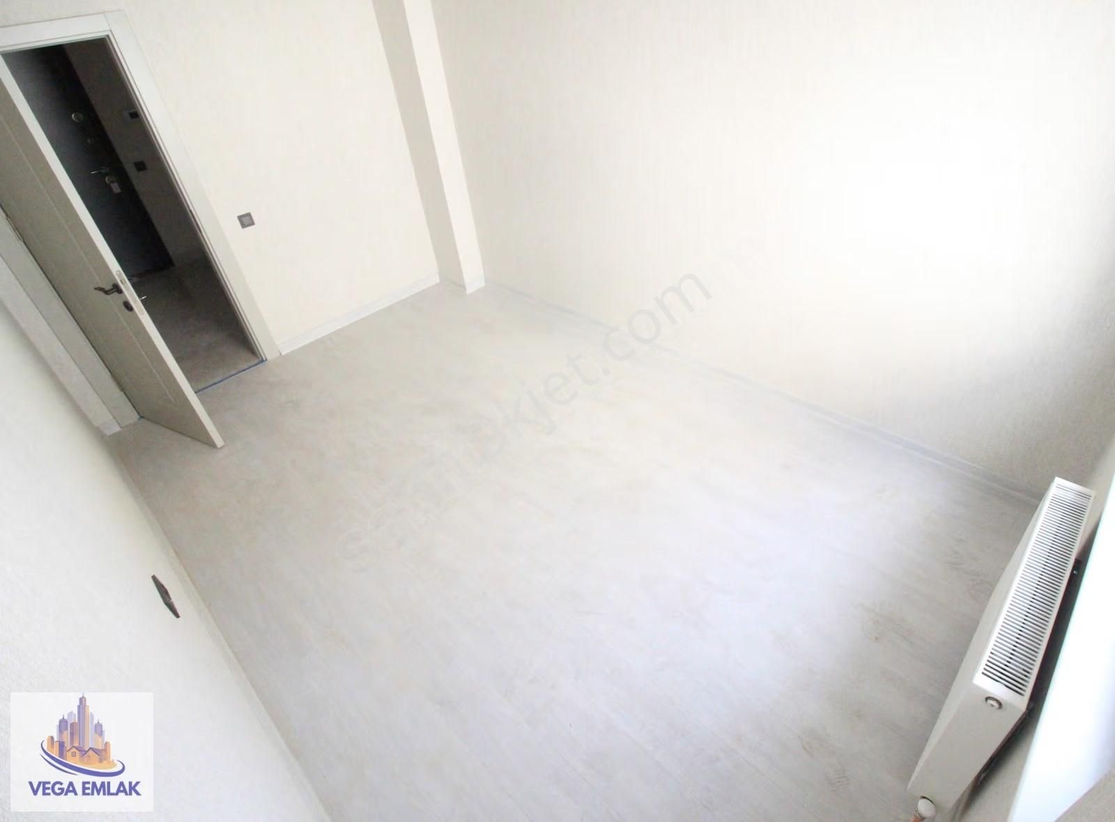 Vega Emlaktan Aydınlıkevler Altınpark Yakını Sıfır Katta Daire - Görsel 15