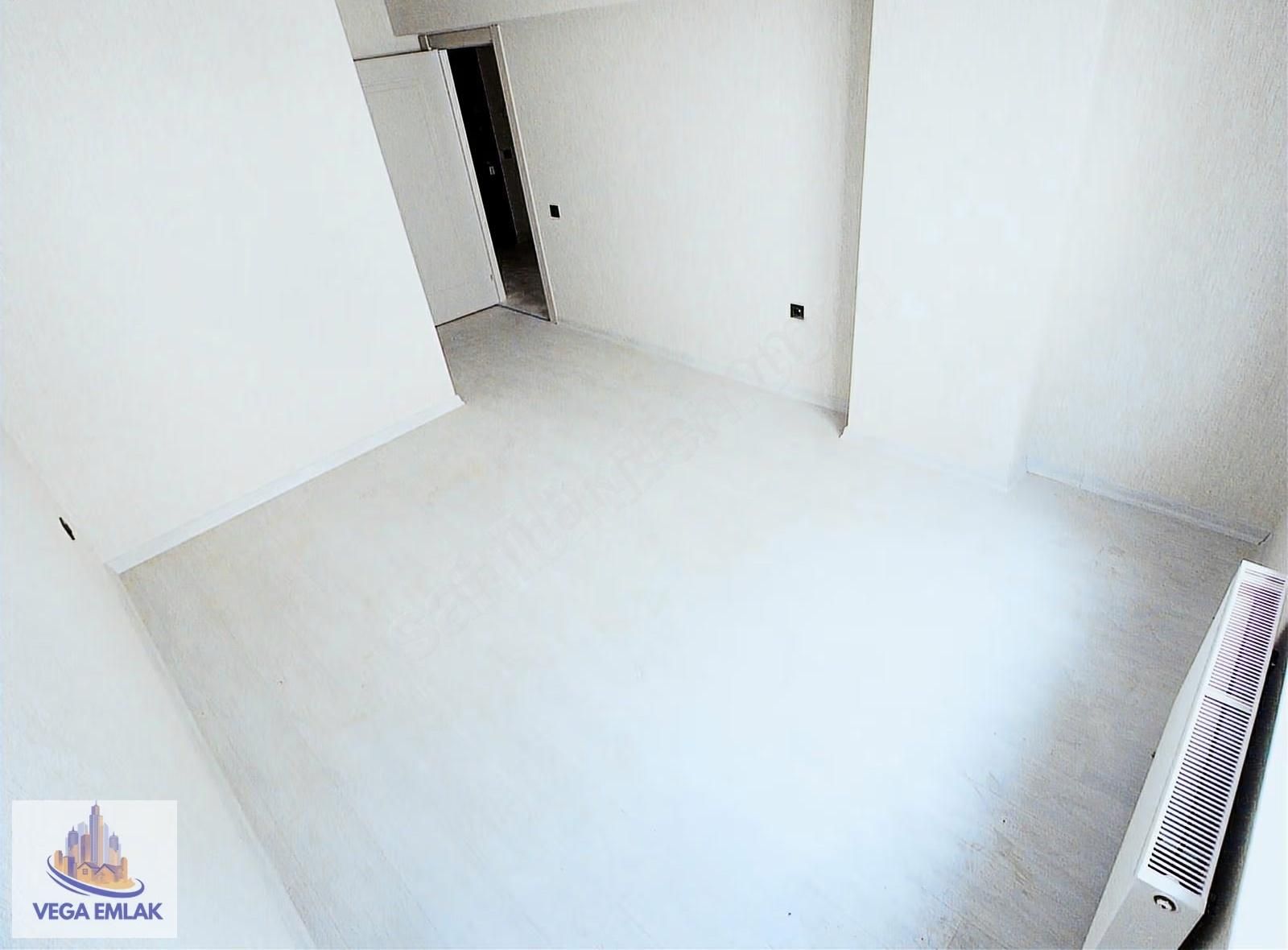 Vega Emlaktan Aydınlıkevler Altınpark Yakını Sıfır Katta Daire - Görsel 12
