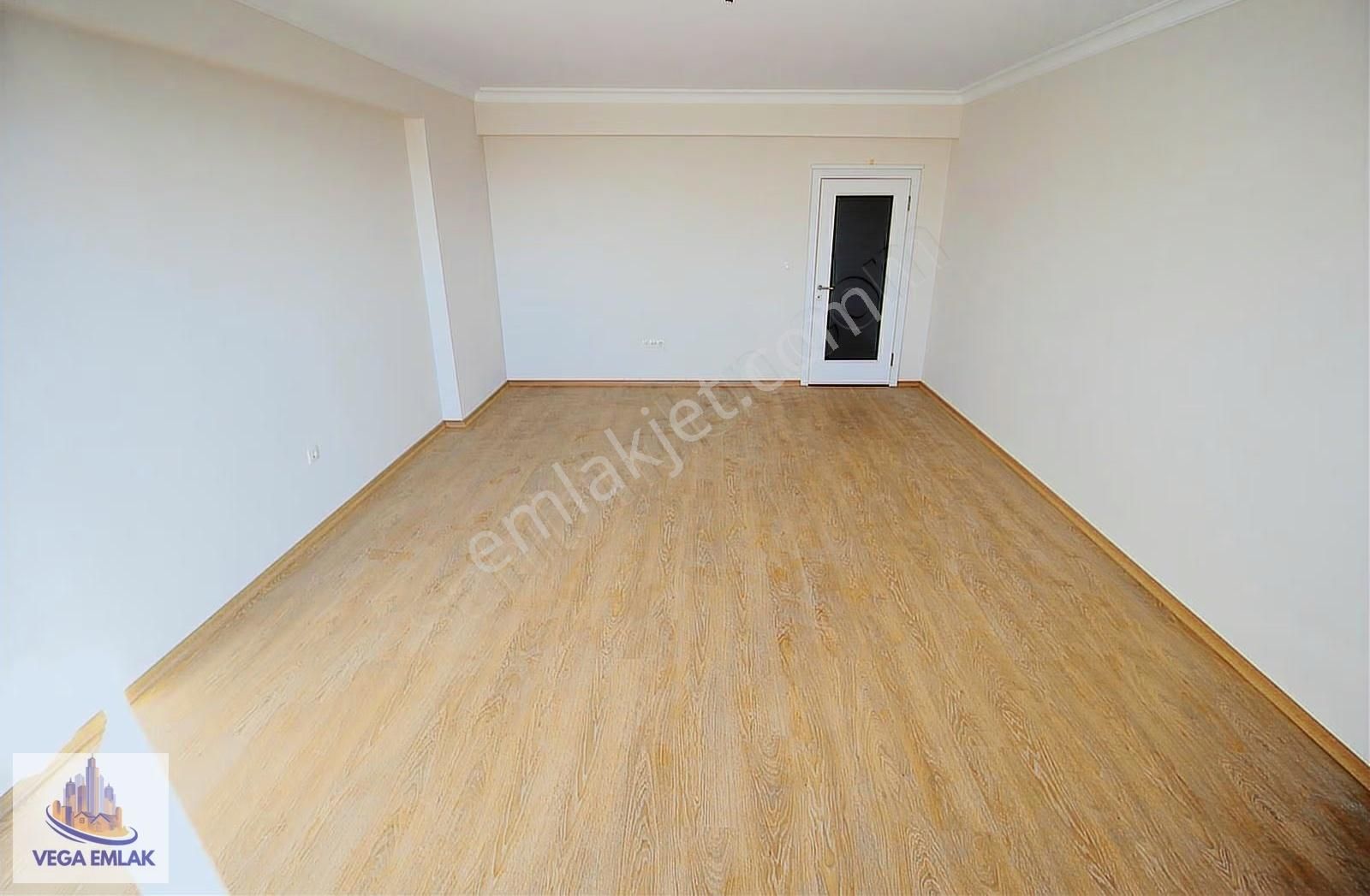 Vega Emlaktan Güneşevlerde Protokole Yakın Lüks Site Dairesi - Görsel 4