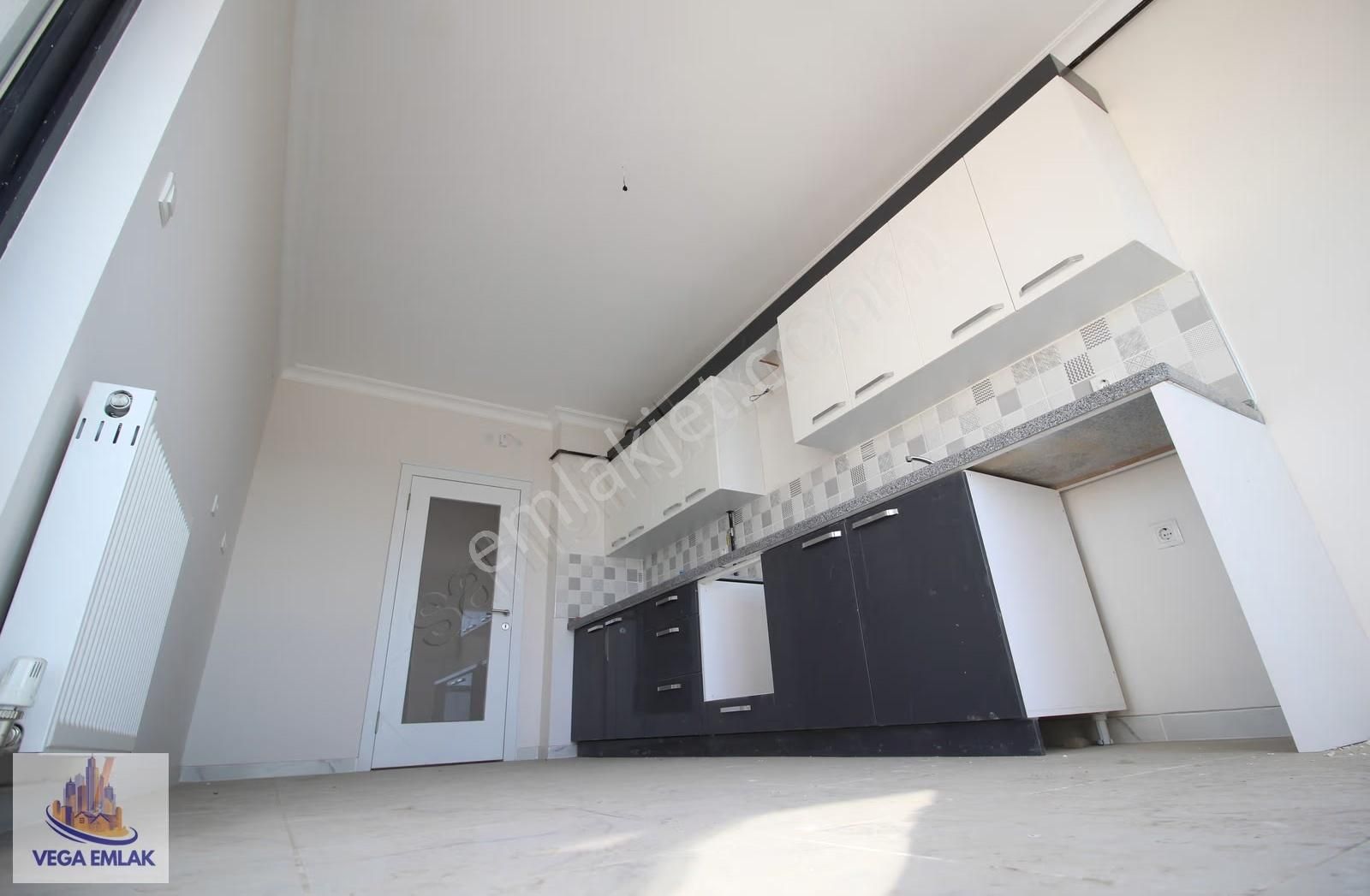 Vega Emlaktan Güneşevlerde Protokole Yakın Lüks Site Dairesi - Görsel 8