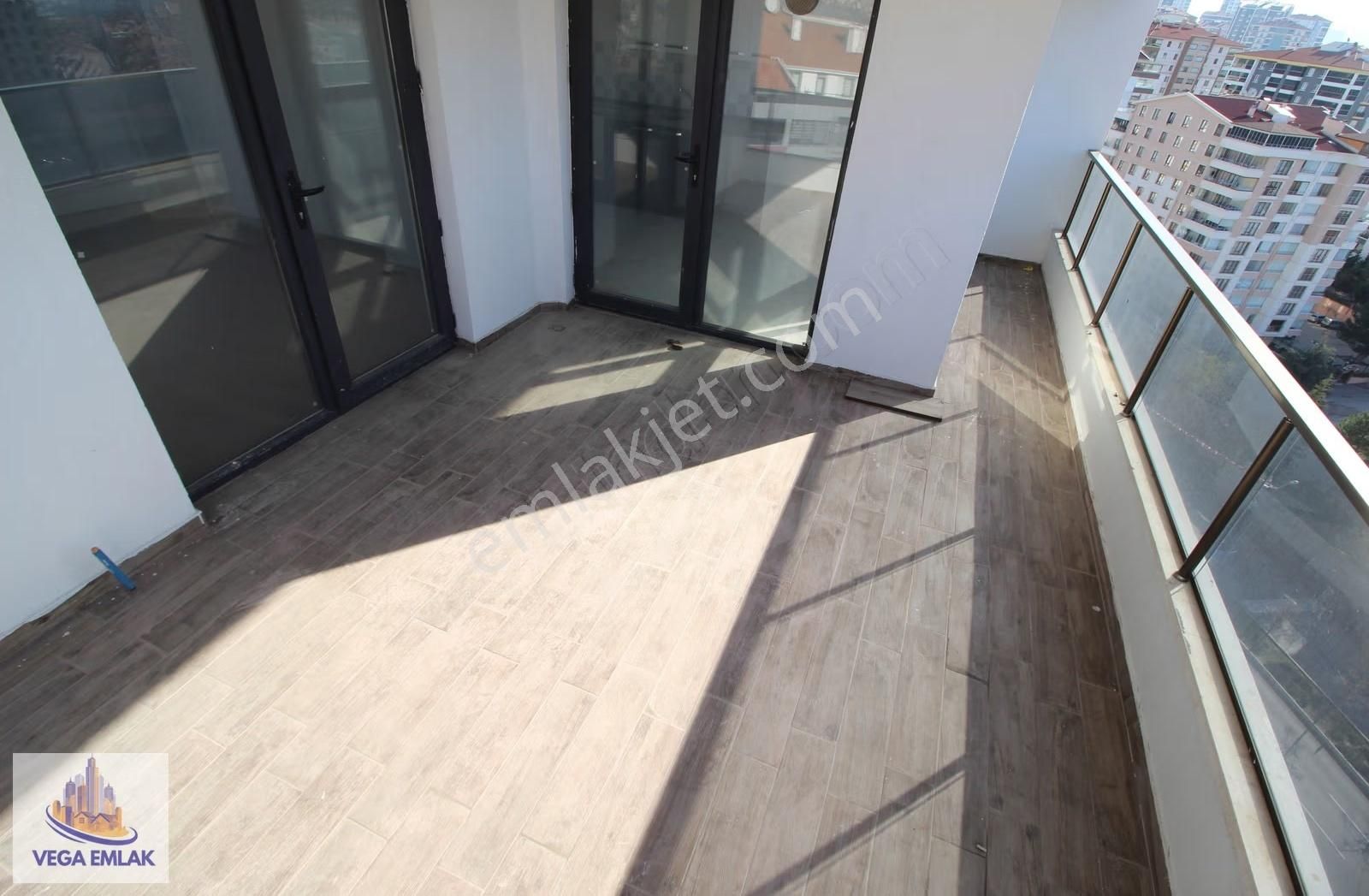 Vega Emlaktan Güneşevlerde Protokole Yakın Lüks Site Dairesi - Görsel 9