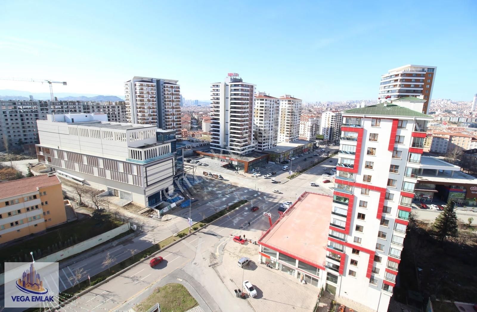 Vega Emlaktan Güneşevlerde Protokole Yakın Lüks Site Dairesi - Görsel 3