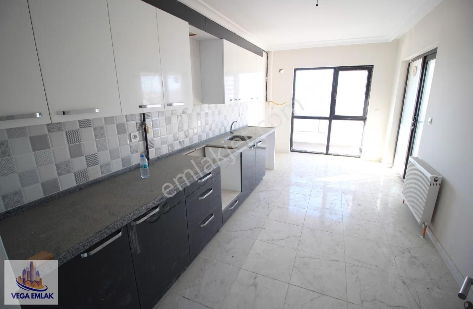 Vega Emlaktan Güneşevlerde Protokole Yakın Lüks Site Dairesi