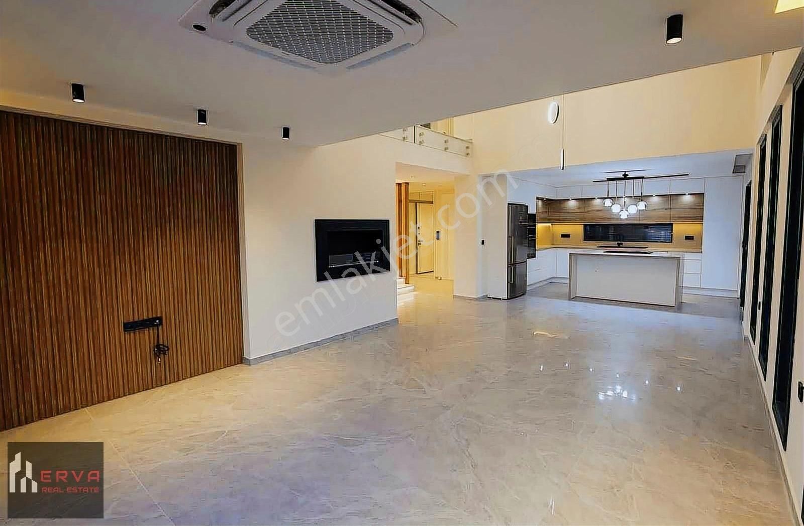 Çeşme'de Tam Müstakil Tripleks Lüks Villa - Görsel 25