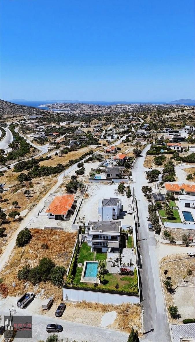 Çeşme'de Tam Müstakil Tripleks Lüks Villa - Görsel 24
