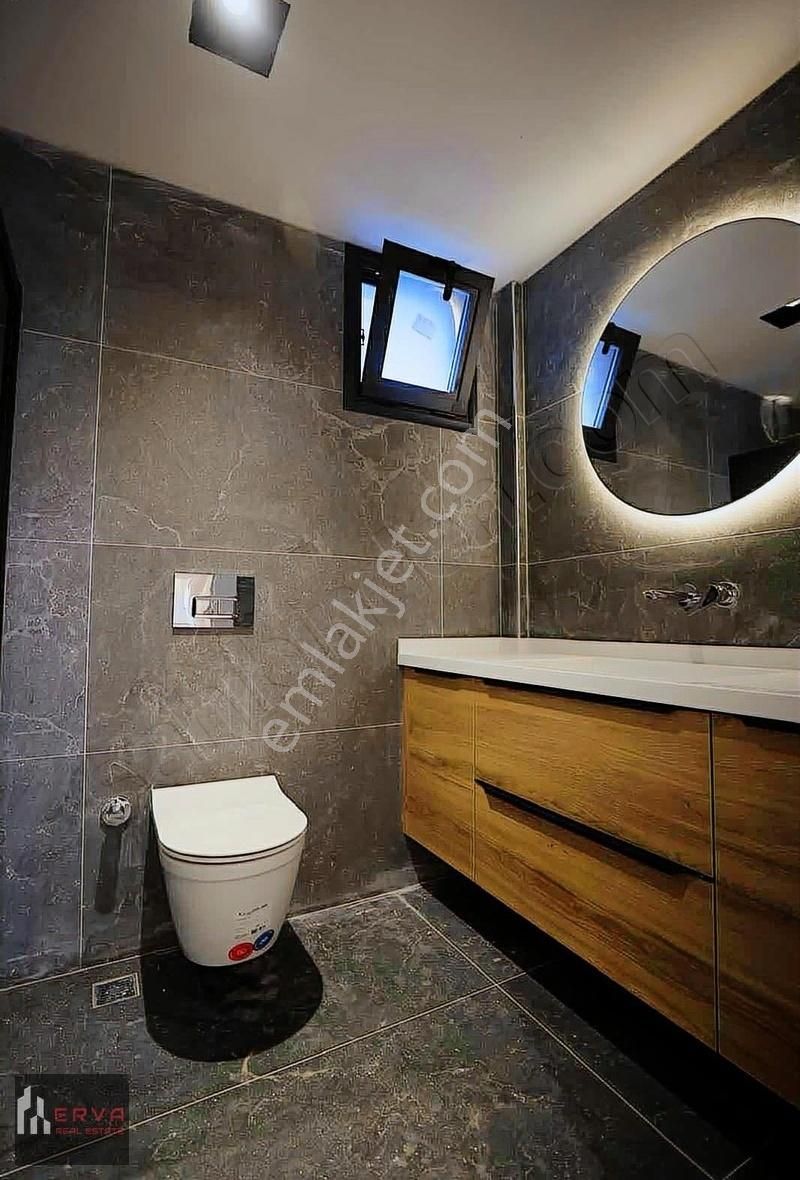 Çeşme'de Tam Müstakil Tripleks Lüks Villa - Görsel 21