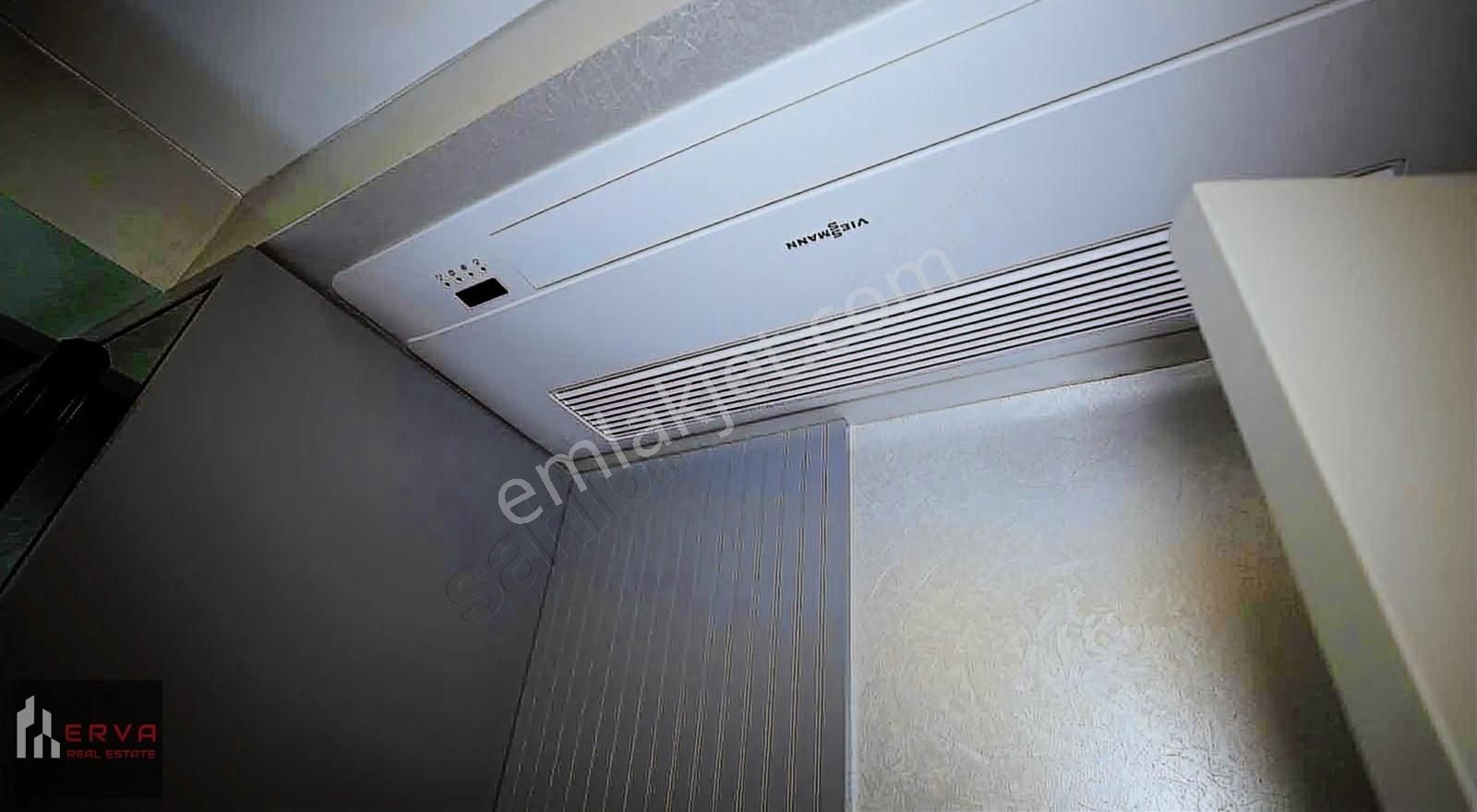 Urla İskele'de Deniz Manzaralı Tripleks Eşyalı Villa - Görsel 19