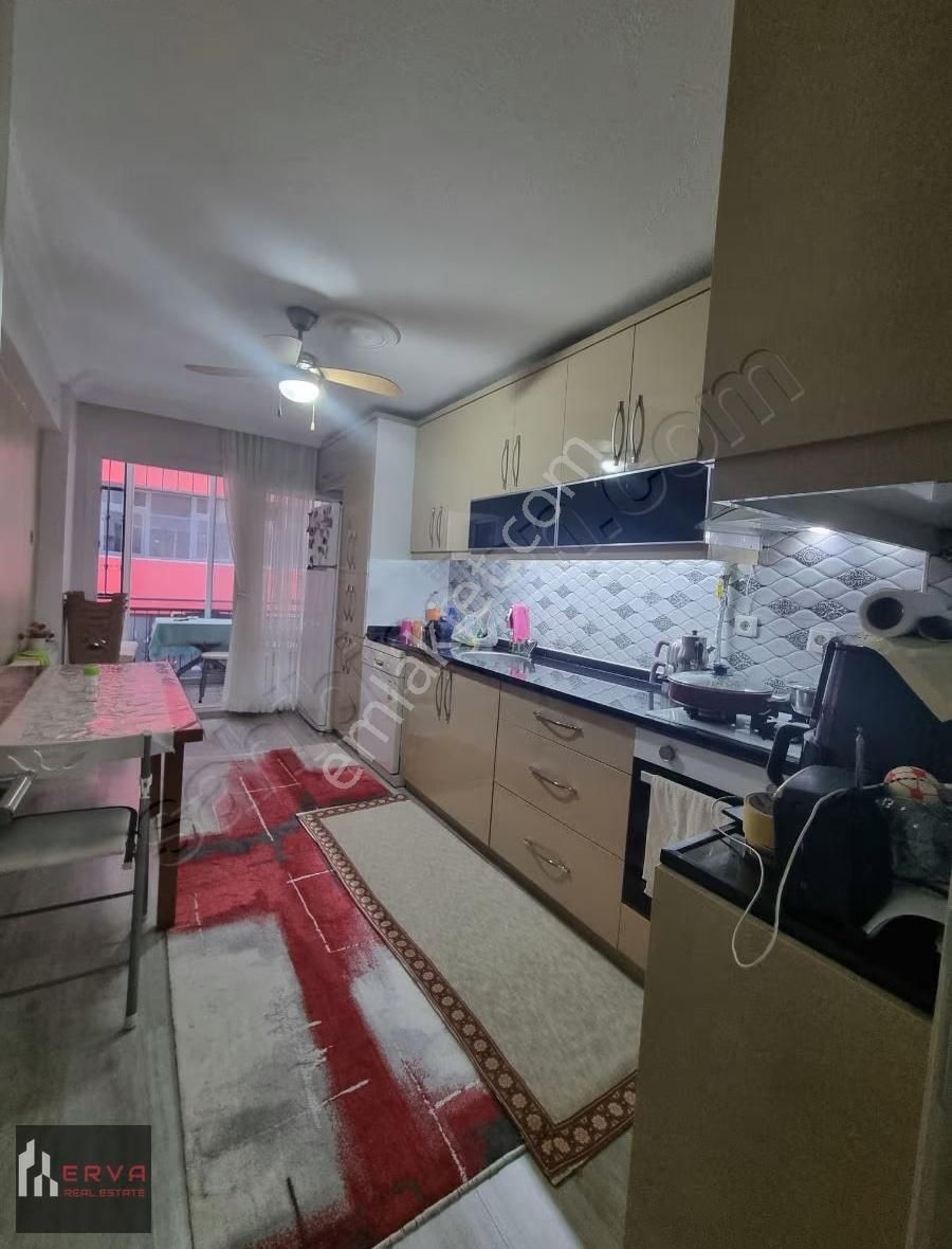 Buca Koop Mahallesi'nde Ara Kat, Geniş Ve Konforlu 3+1 Daire!