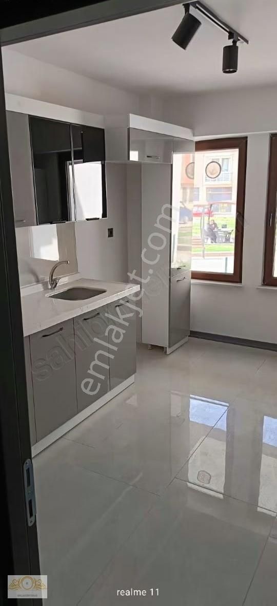 Emlak Centerden Vatan Bilgisayar Arkası Satılık 1+1daireler - Görsel 5