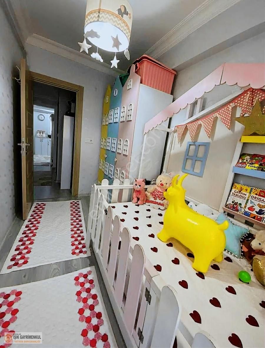 Işık Emlak Güvencesiyle Satılık Krediye Uygun 2+1 Daire - Görsel 13