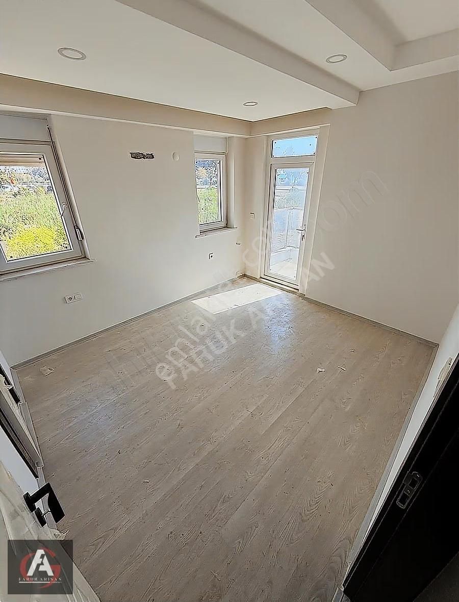 Faruk Arısan'dan Denize 0 Deniz Manzaralı Oturuma Hazır Lüx 2+1 - Görsel 28