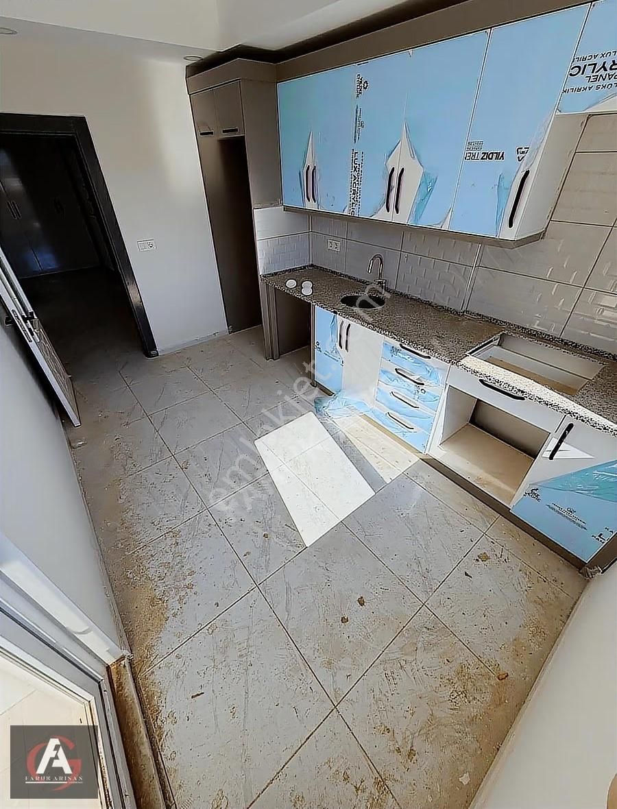 Faruk Arısan'dan Denize 0 Deniz Manzaralı Oturuma Hazır Lüx 2+1 - Görsel 11