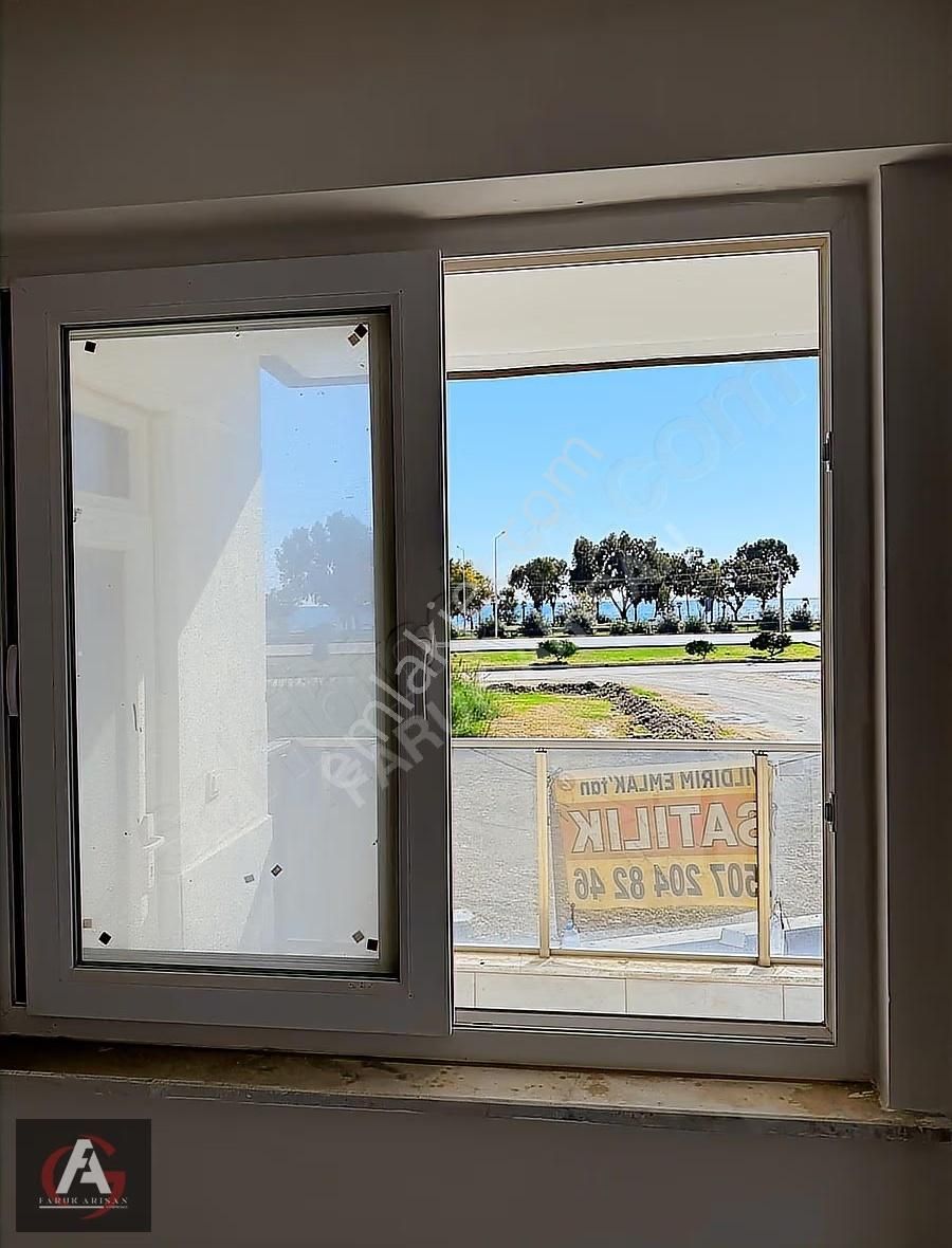 Faruk Arısan'dan Denize 0 Deniz Manzaralı Oturuma Hazır Lüx 2+1 - Görsel 13