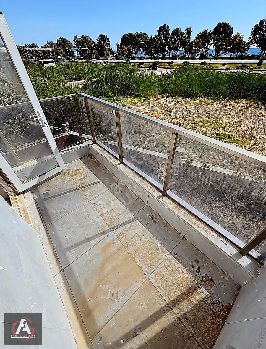 Faruk Arısan'dan Denize 0 Deniz Manzaralı Oturuma Hazır Lüx 2+1 - Görsel 24