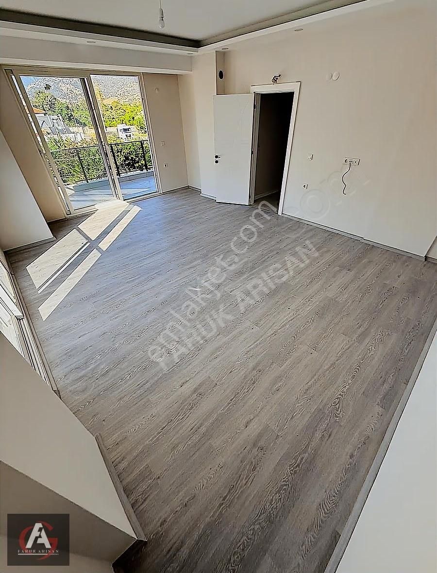 Faruk Arısan'dan Turunçovada Süper Konum Oturuma Hazır Geniş 3+1 - Görsel 23