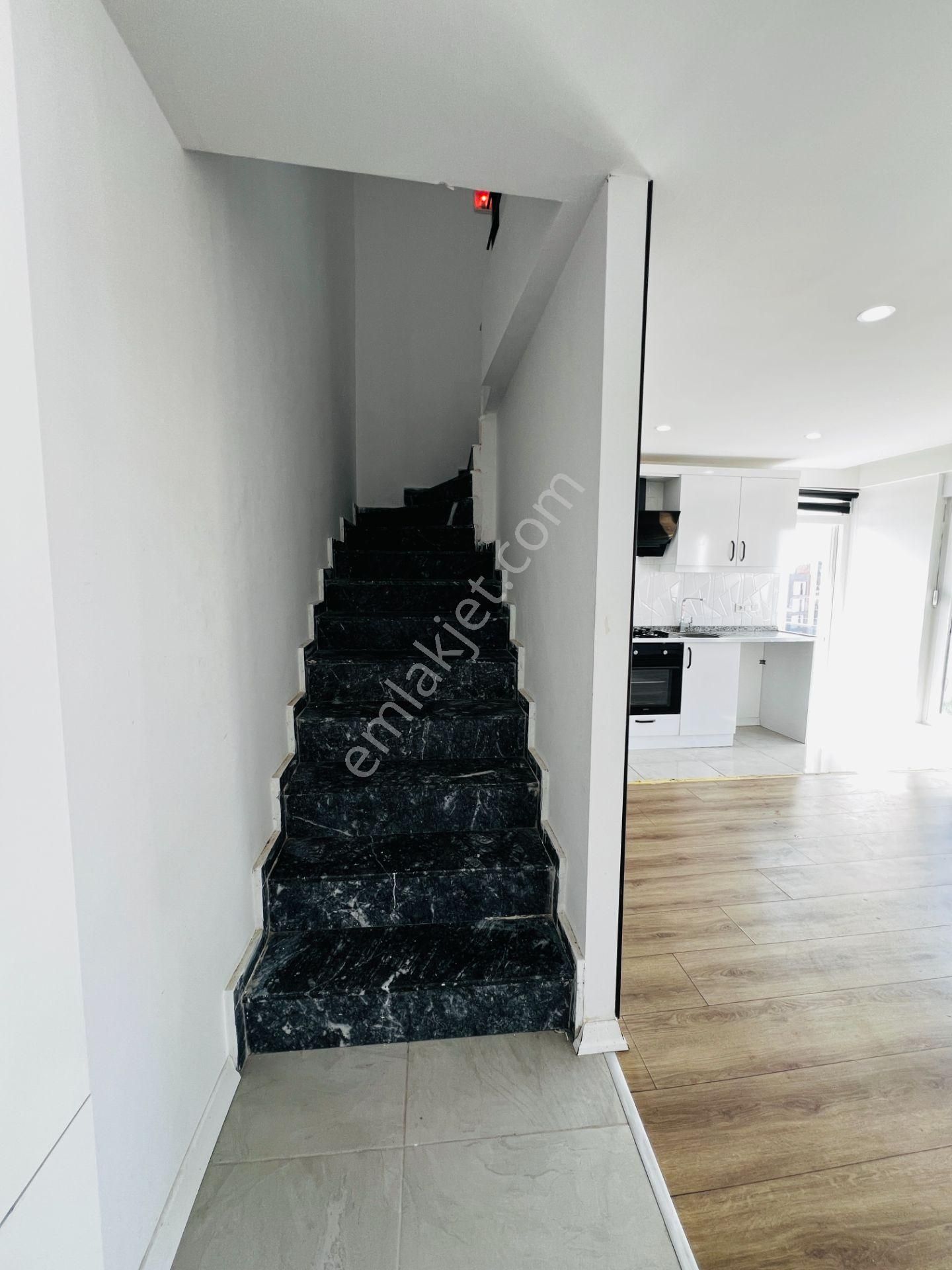Site İçinde Havuzlu Kapalı Otoparklı Dubleks Daire - Görsel 12