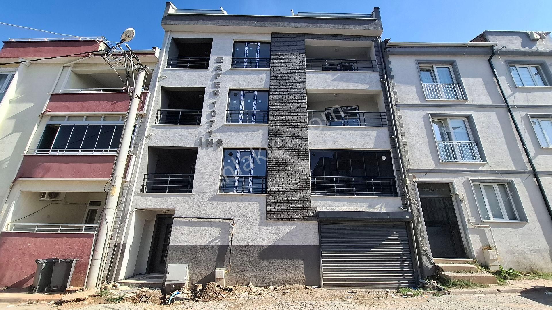 Roma' Dan Cumhuriyet Mahallesinde Satılık Daire