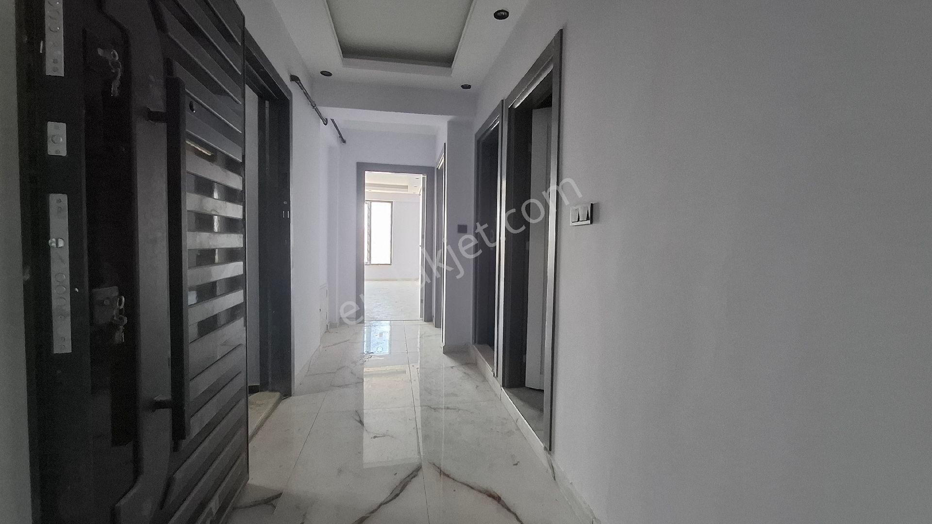 Roma' Dan Cumhuriyet Mahallesinde Satılık Daire - Görsel 10