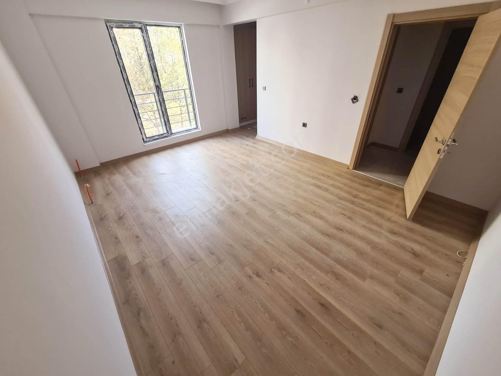 Geniş Mutfak Sevenlere Hanımlar Lokali Yakını Sıfır 3+1 Daire - Görsel 26