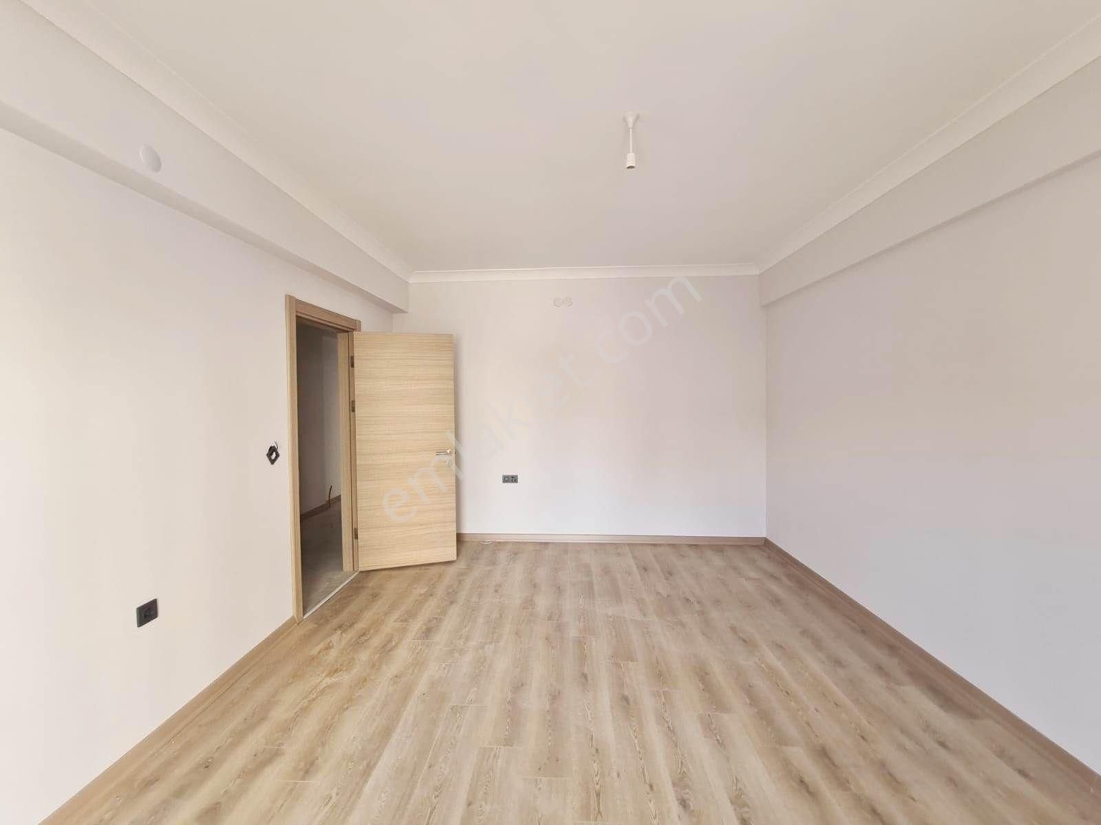 Geniş Mutfak Sevenlere Hanımlar Lokali Yakını Sıfır 3+1 Daire - Görsel 33